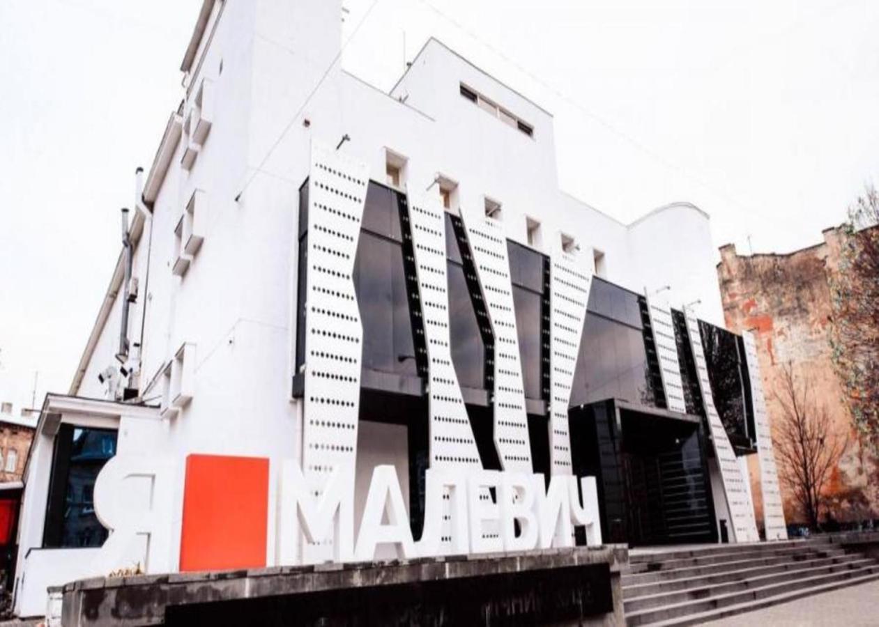 Mini Economy Apartments - Chornovola Avenue - 2 Minutes To The Opera House Lviv Exteriör bild